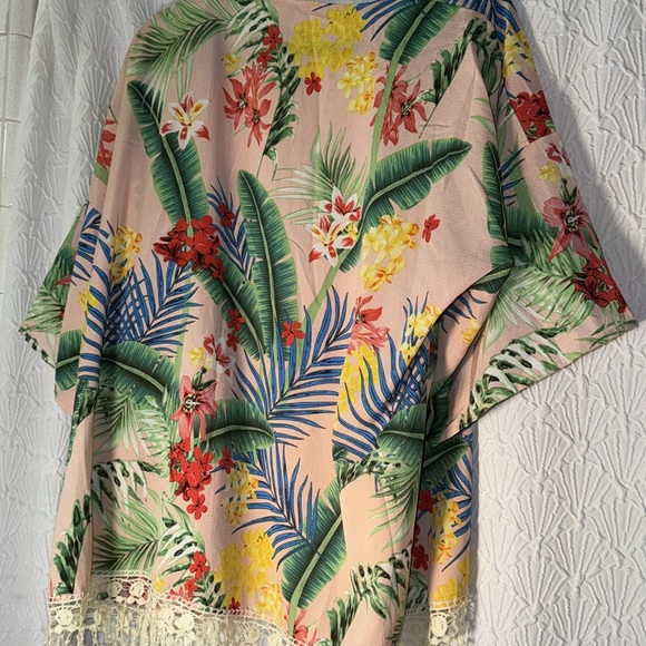 Umgee tropical floral print light pink kimono shawl light weight swim coverup  M - Picture 9 of 9